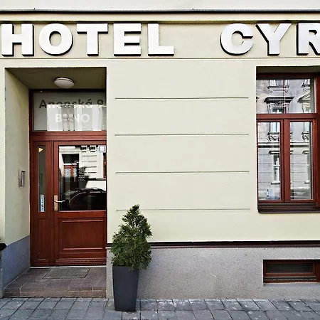 Hotell Cyro 3*