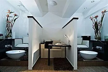 Cyro Hotell 3*