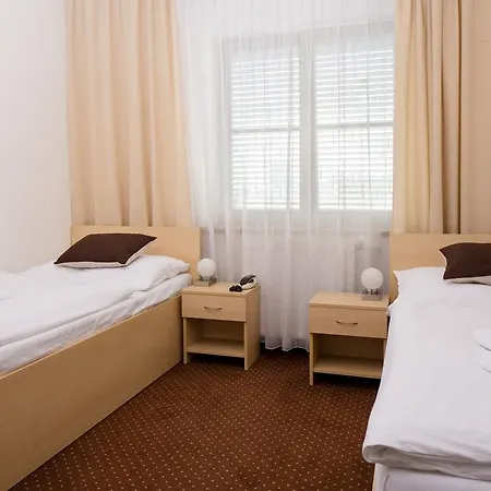 Hotell Cyro 3*