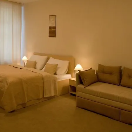 Cyro Hotell