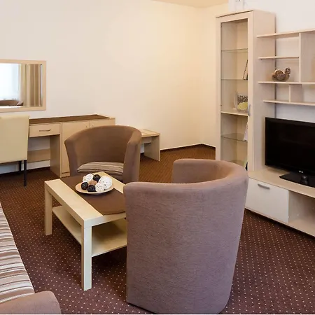 Cyro Hotell